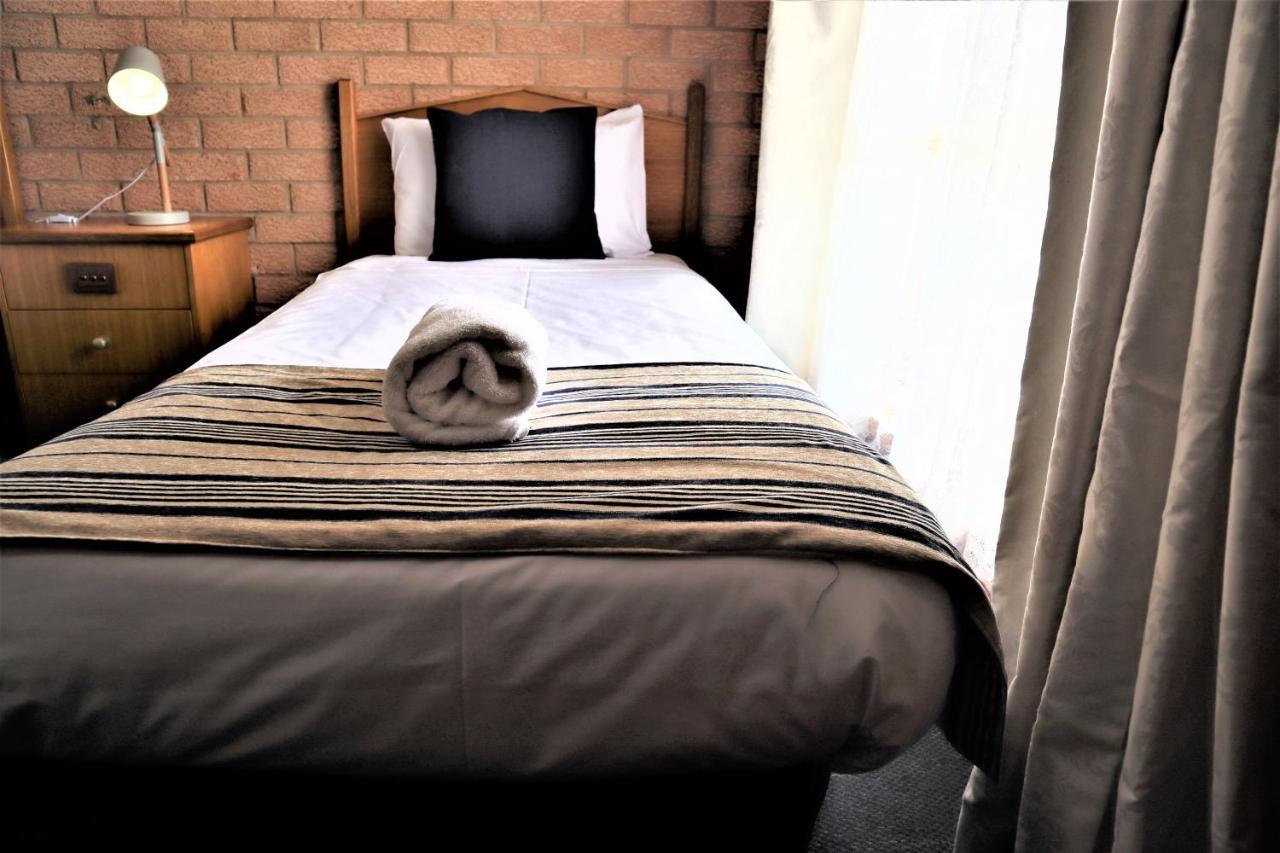 Golden Chain Aalana Motor Inn Cowra Ngoại thất bức ảnh
