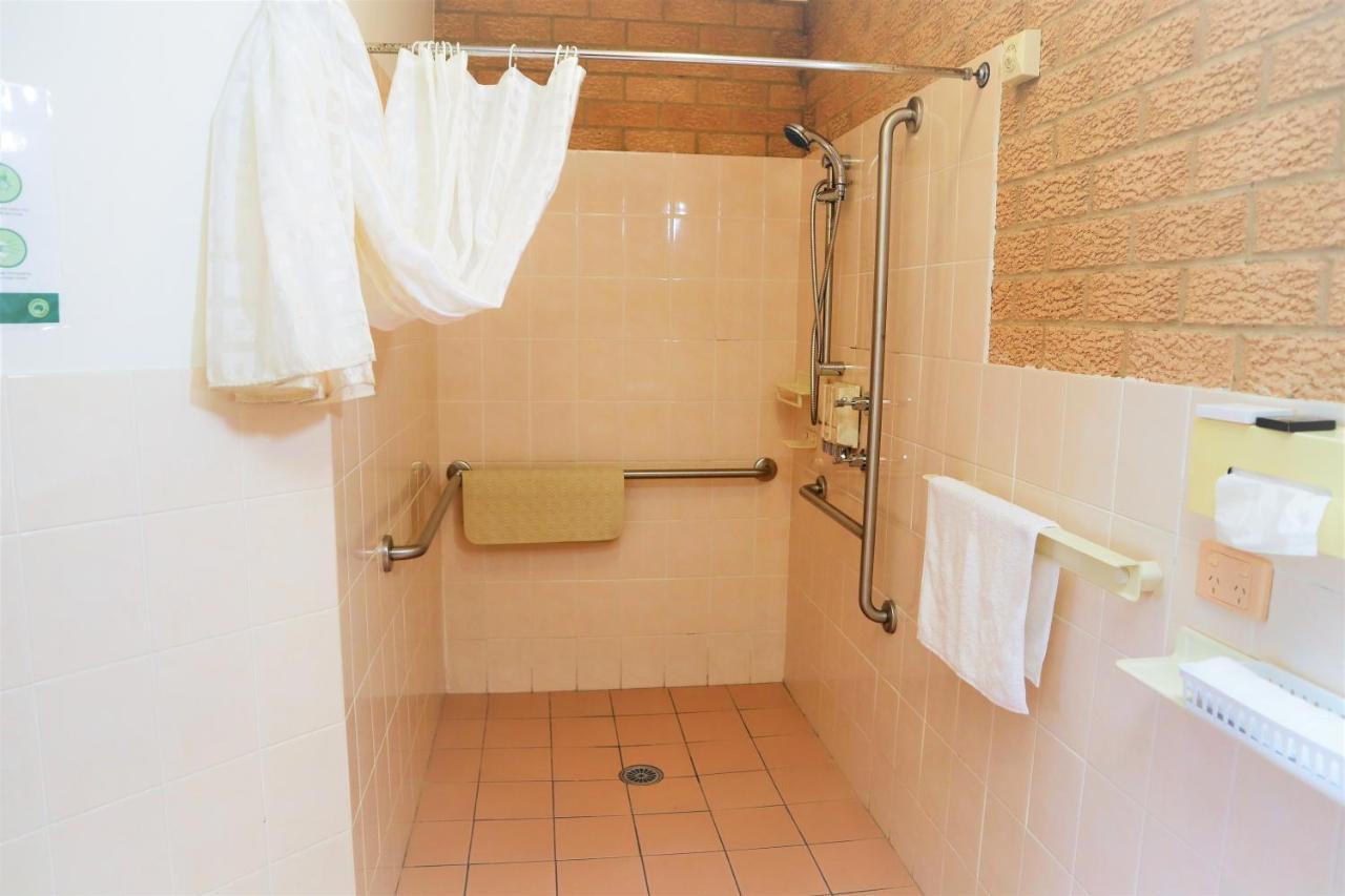 Golden Chain Aalana Motor Inn Cowra Ngoại thất bức ảnh